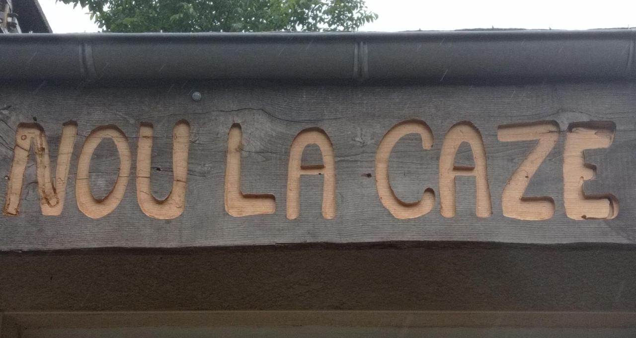 Camping Le Jardin - Chalets, Bungalows Et Emplacements Nus Pour Des Vacances Nature Le Long De La Riviere Le Gijou Lacaze Exteriér fotografie